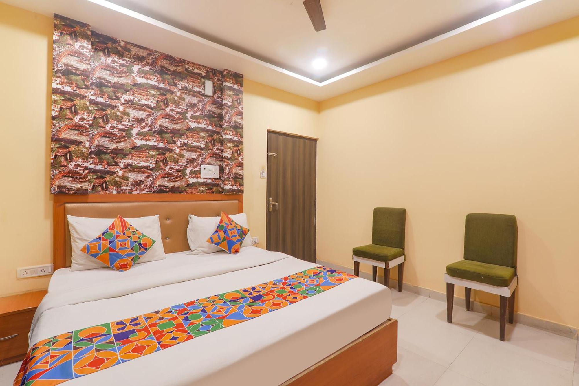 Fabhotel Swarn Banquet Kakarmatha Esterno foto