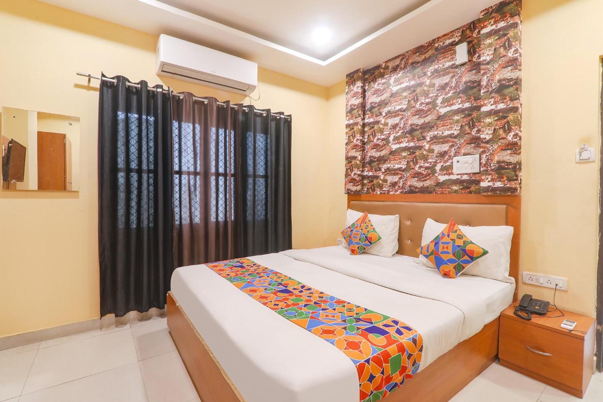 Fabhotel Swarn Banquet Kakarmatha Esterno foto