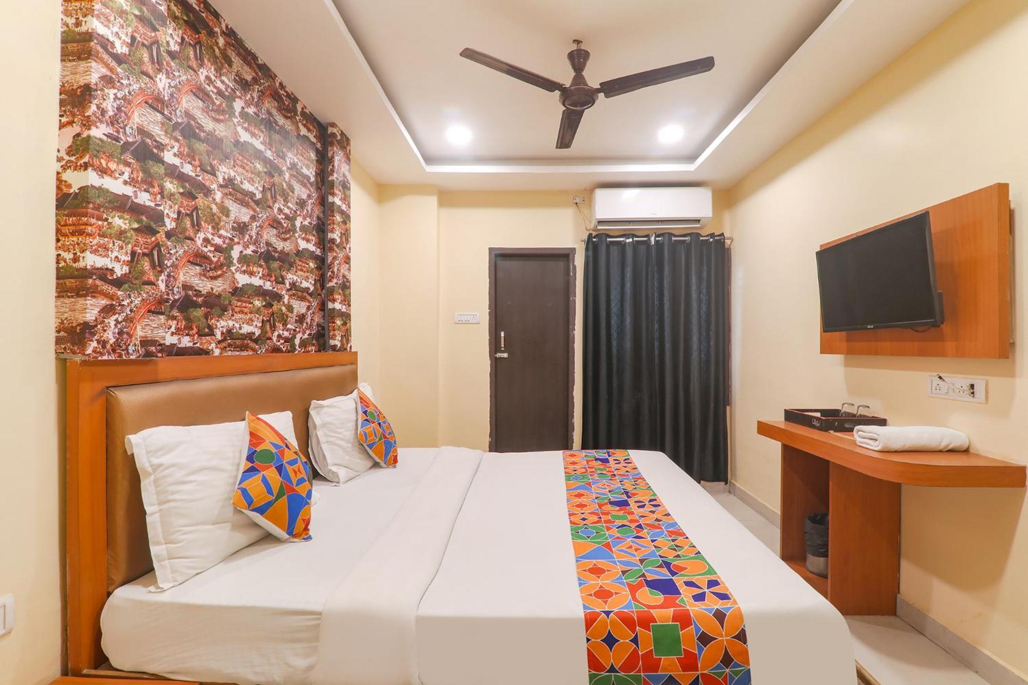 Fabhotel Swarn Banquet Kakarmatha Esterno foto