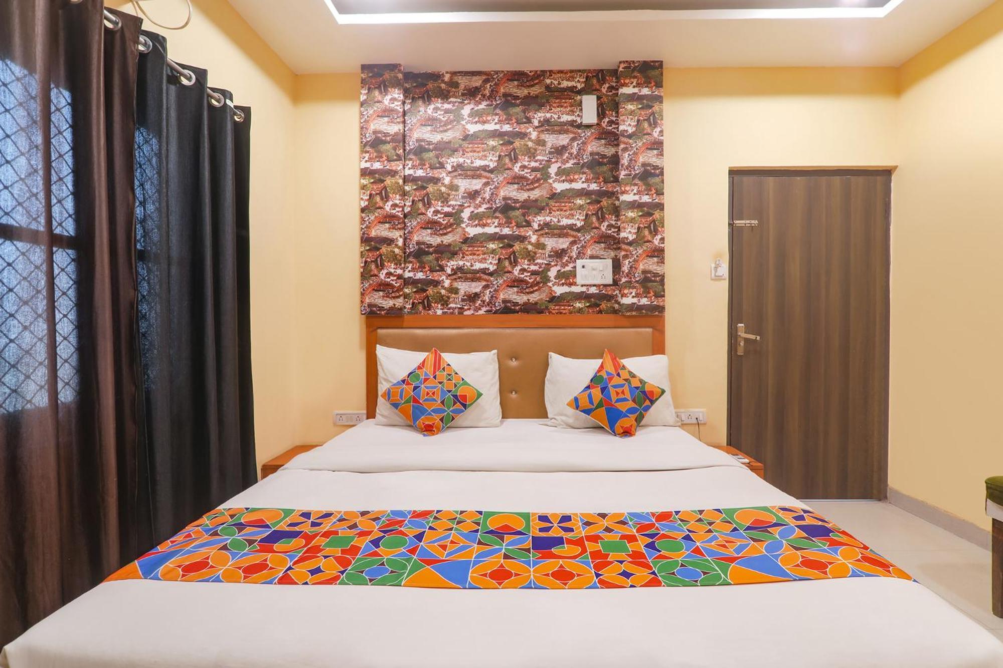 Fabhotel Swarn Banquet Kakarmatha Esterno foto