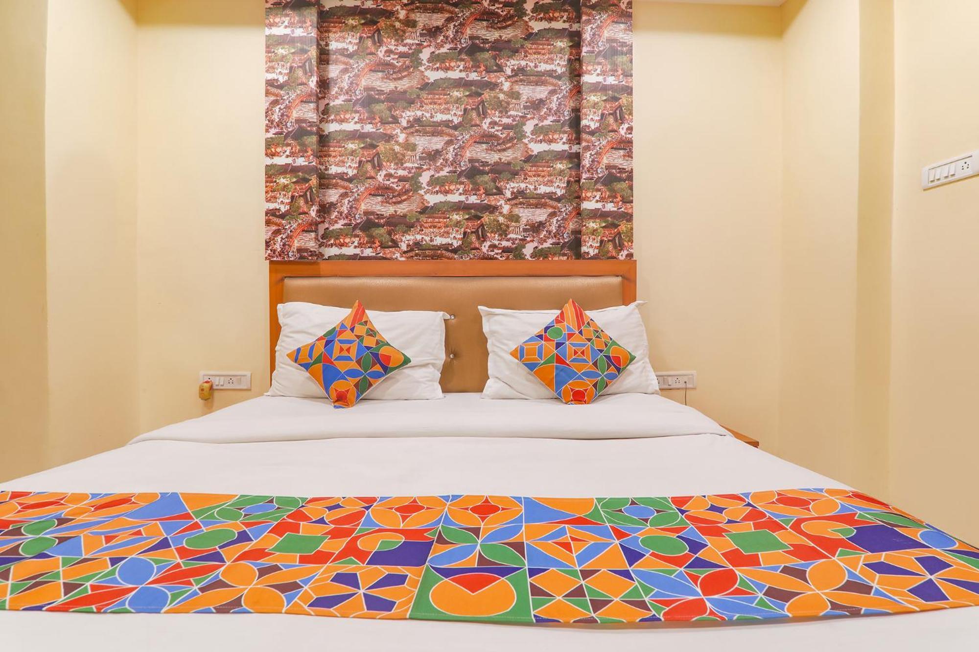 Fabhotel Swarn Banquet Kakarmatha Esterno foto