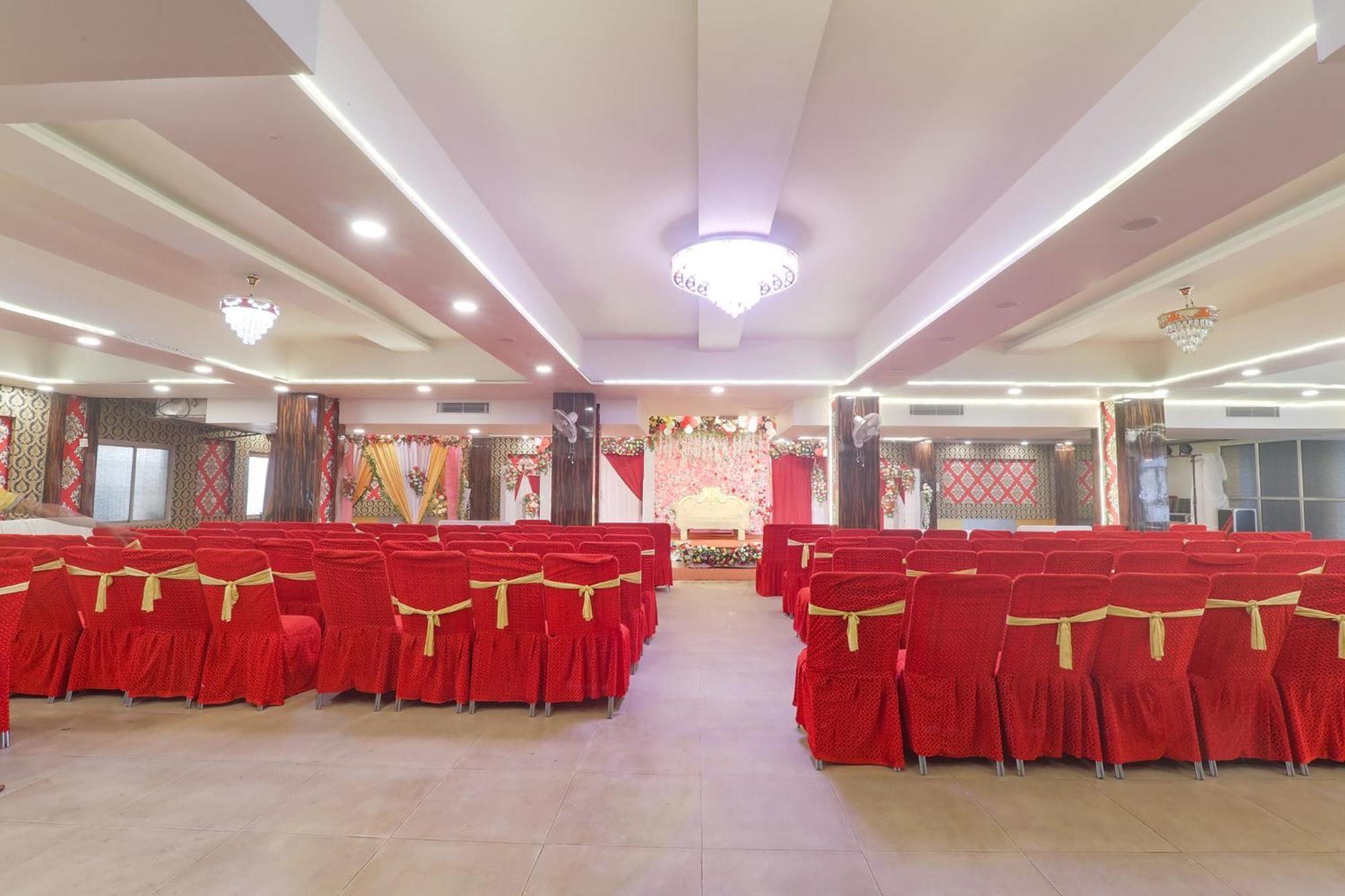 Fabhotel Swarn Banquet Kakarmatha Esterno foto
