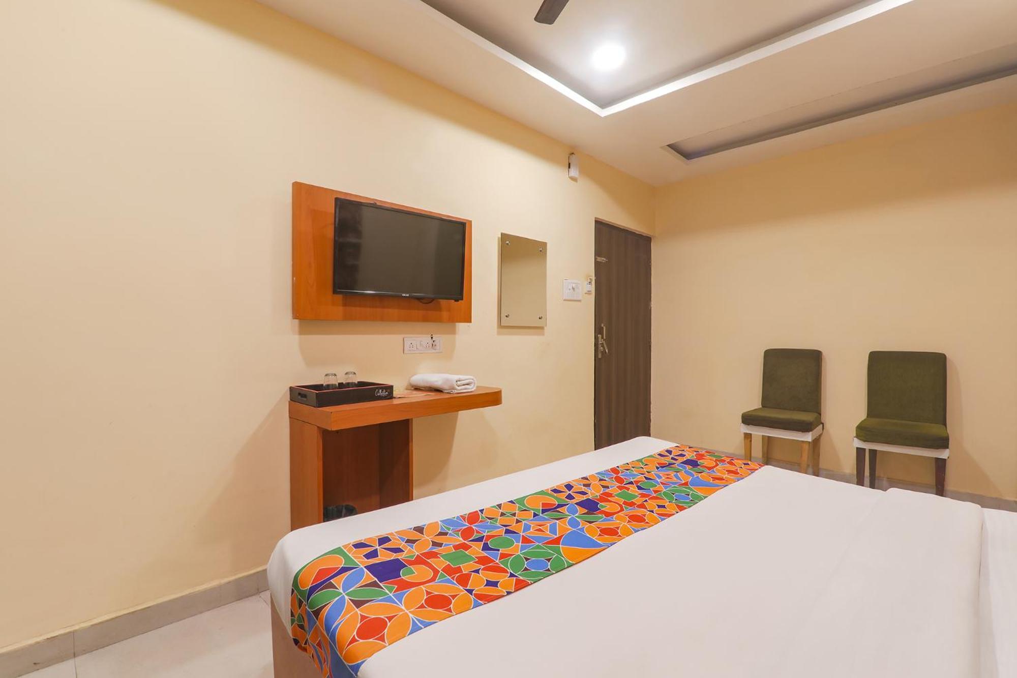 Fabhotel Swarn Banquet Kakarmatha Esterno foto