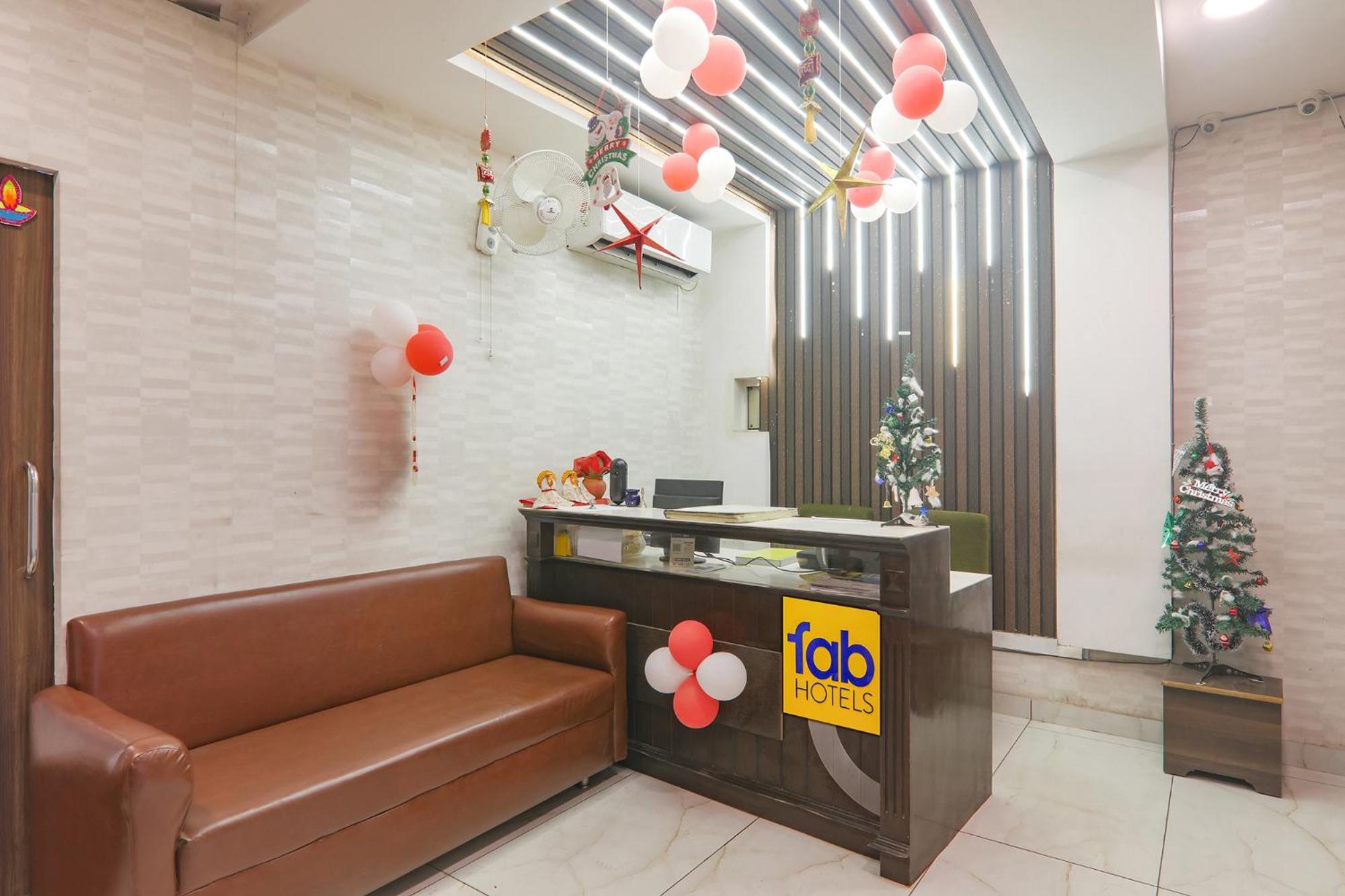 Fabhotel Swarn Banquet Kakarmatha Esterno foto