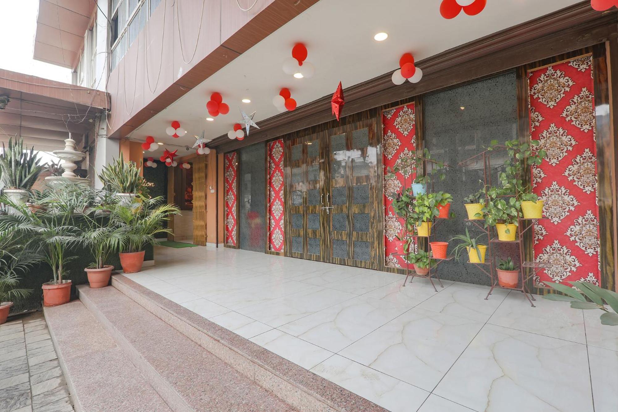 Fabhotel Swarn Banquet Kakarmatha Esterno foto